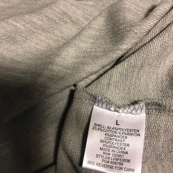 V neck too with matching velvet trim - Picture 4 of 4